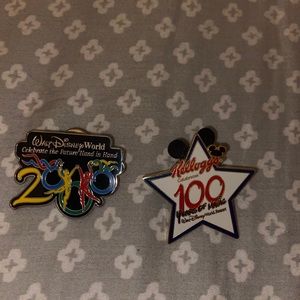 Disney Pin Set